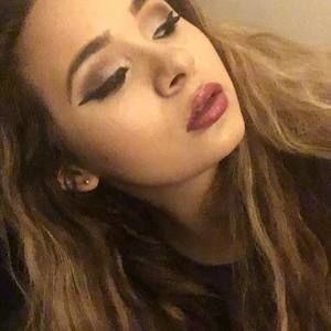 Meet your Posher, Liz